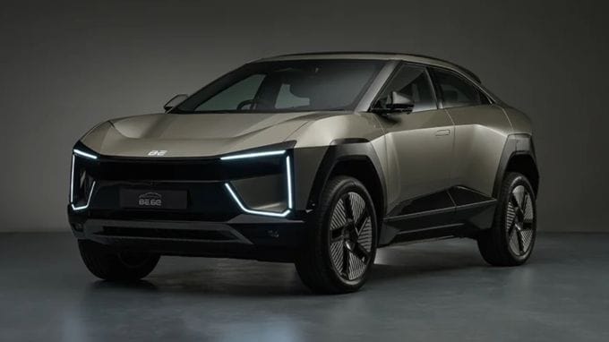 <strong>Mahindra BE 6 : મહિન્દ્રા બીઇ 6</strong><br>મહિન્દ્રા મહિન્દ્રા કંપનીની ઉંચો 5 સ્ટાર સેફ્ટી રેટિંગ ધરાવતી ઇલેક્ટ્રિક કારની યાદીમાં Mahindra BE 6 પણ સામેલ છે. આ બેટરી સંચાલિત મહિન્દ્રા બીઇ 6 કારને Bharat NCAP ક્રેશ ટેસ્ટમાં AOP માટે 32 અંક માંથી 31.97 અંક મળ્યા છે. તો COP માટે 49 અંક માંથી 45 અંક મળ્યા છે. મહિન્દ્રા બીઇ 6 કારની એક્સ શોરૂમ કિંમત 18.90 લાખ થી શરૂ થાય છે. (Photo: Social Media)