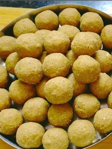 શિયાળામાં 3 વસ્તુથી બનાવો મેથીના લાડુ રેસીપી, સહેજ પણ નહીં લાગે કડવા