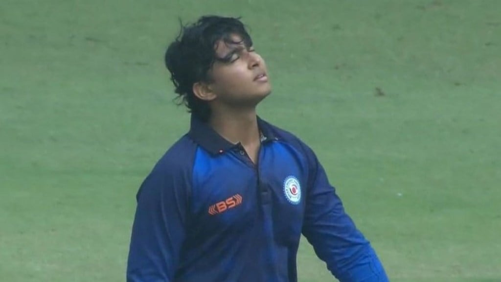 વૈભવ સૂર્યવંશીએ સદી ફટકારી બનાવ્યો વર્લ્ડ રેકોર્ડ, આવી સિદ્ધિ મેળવનાર વિશ્વનો પ્રથમ બેટ્સમેન બન્યો વૈભવ સૂર્યવંશીએ સદી ફટકારી બનાવ્યો વર્લ્ડ રેકોર્ડ, આવી સિદ્ધિ મેળવનાર વિશ્વનો પ્રથમ બેટ્સમેન બન્યો