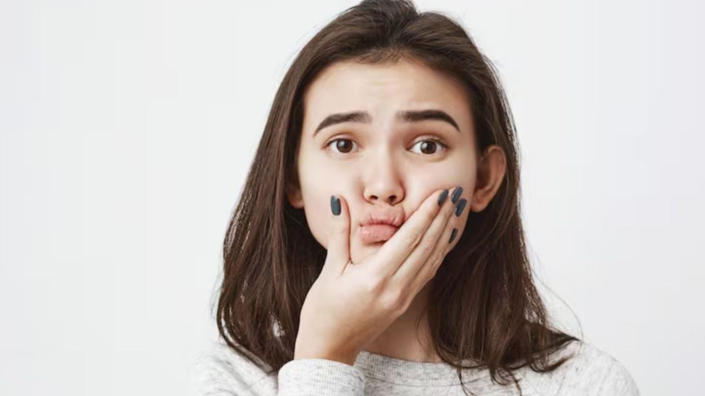 હોઠ ફાટવાની સમસ્યા છે? આ વિટામિનનો ઉપયોગ કરો, થશે ફાયદા હોઠ ફાટવાની સમસ્યા છે? આ વિટામિનનો ઉપયોગ કરો, થશે ફાયદા